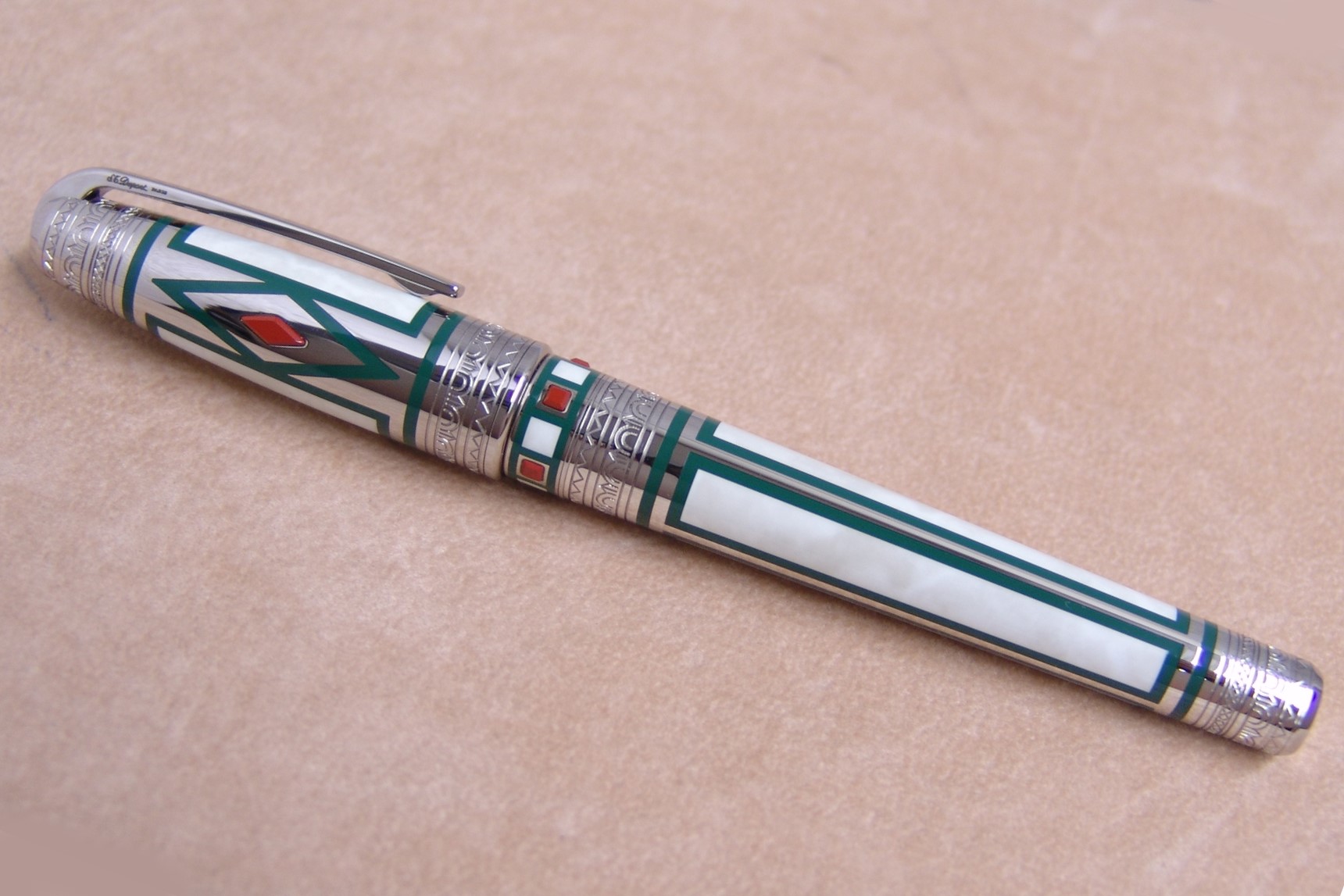 STDupontLimitedEditionMediciFountainPen_C